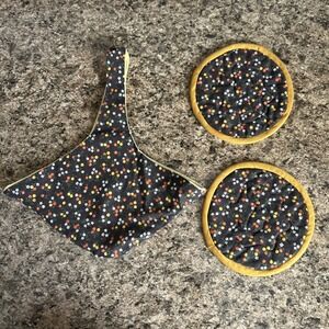 VTG Flowered Potholders With Hanger Pouch Brown Yellow 70s 80s